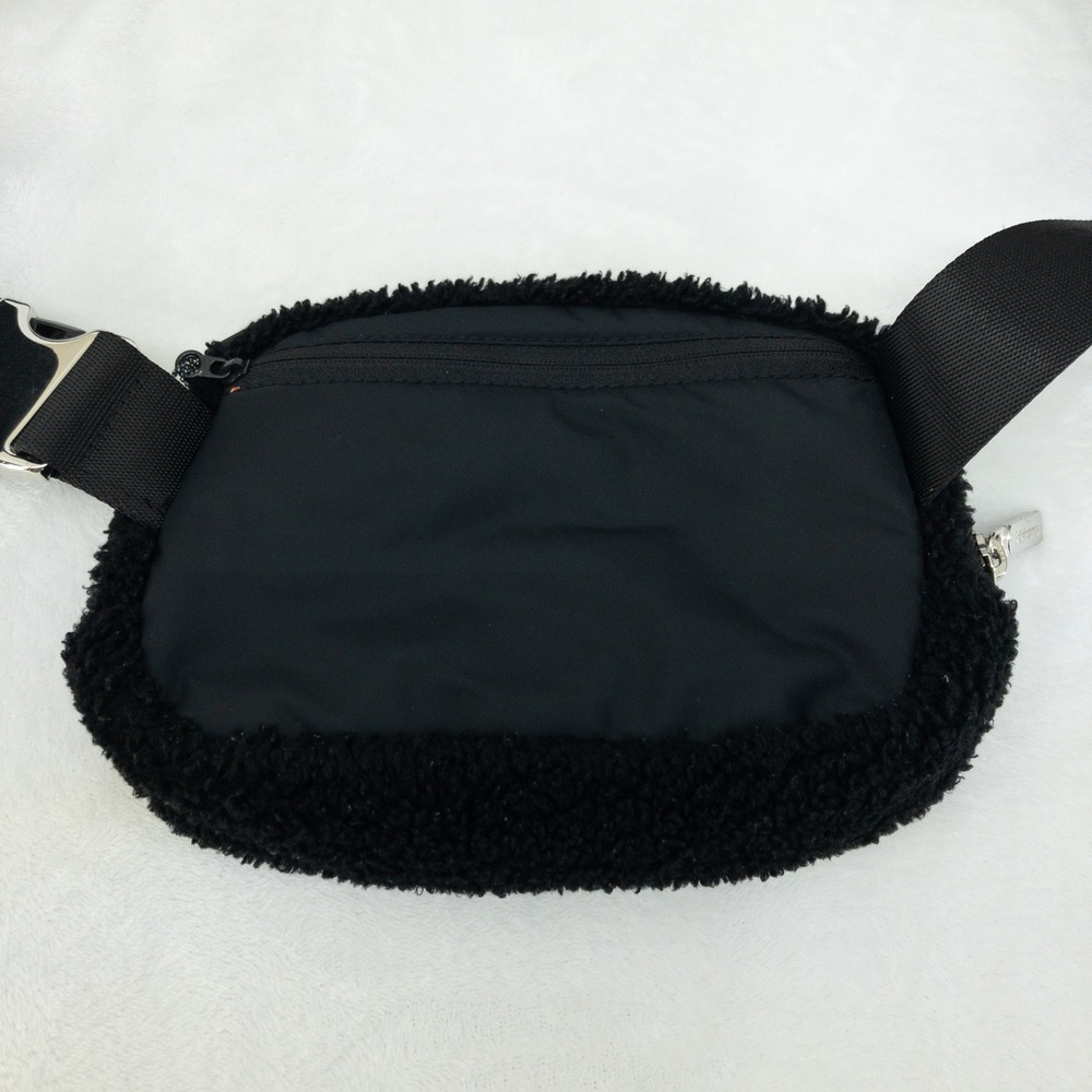 Lululemon Everywhere Fleece Belt Bag Womens OS Black Sherpa Waist Fanny Pack - Picture 5 of 16